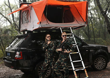 Unikalny namiot kempingowy na kempingu Wildland, na dachu namiotu samochodowego dostawca