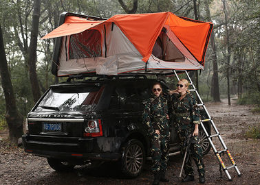 Unikalny namiot kempingowy na kempingu Wildland, na dachu namiotu samochodowego dostawca