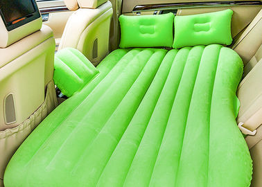 Niebieski nadmuchiwany materac ciążowy, nadmuchiwane łóżko samochodowe na tylnym siedzeniu dostawca